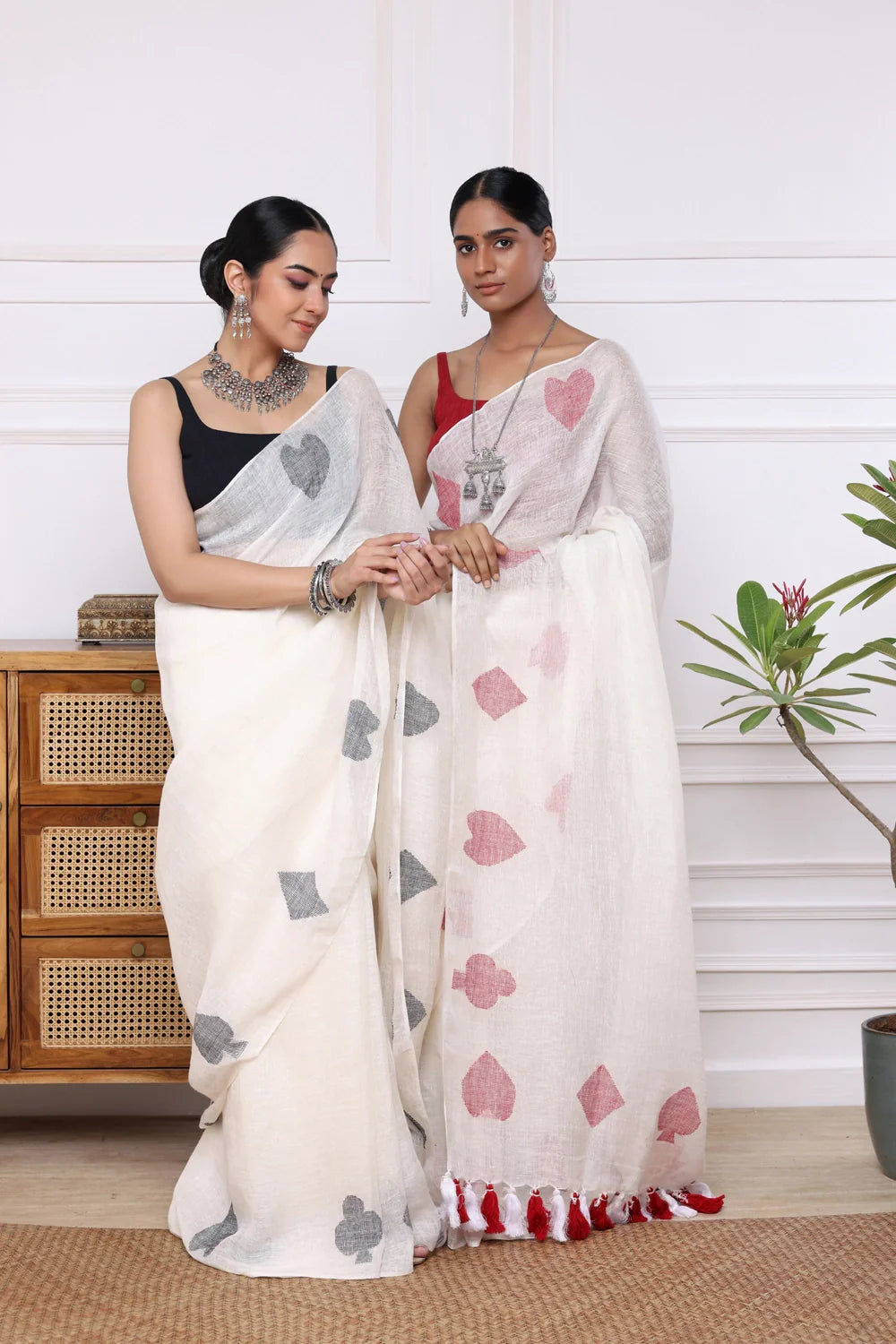 Handloom White & Red Pure Linen Teen Patti Jamdani Saree