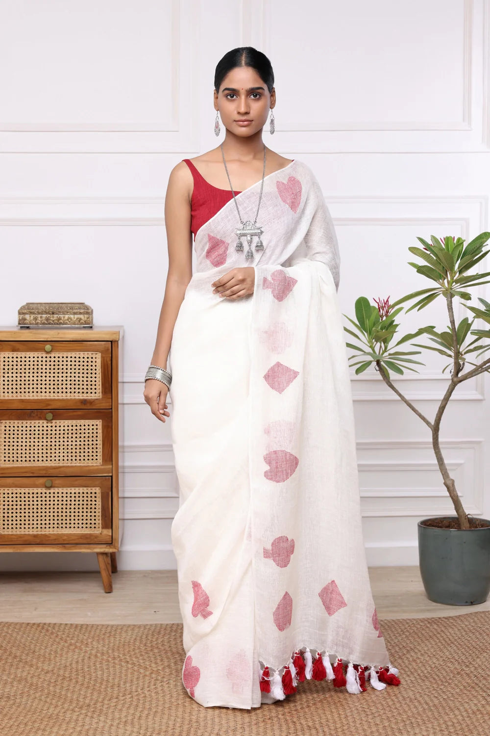 Handloom White & Red Pure Linen Teen Patti Jamdani Saree