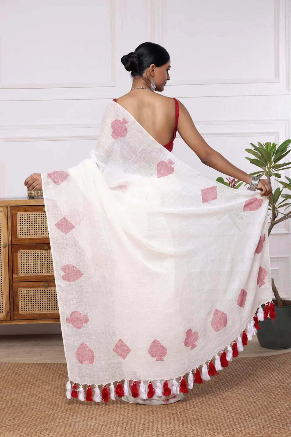 Handloom White & Red Pure Linen Teen Patti Jamdani Saree