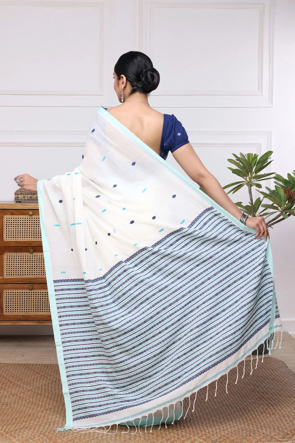 Handloom Pure Cotton White Saree With Aqua Green Border