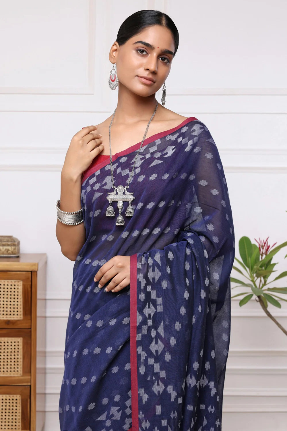 Handloom Navy Blue Mul Cotton Jamdani Saree