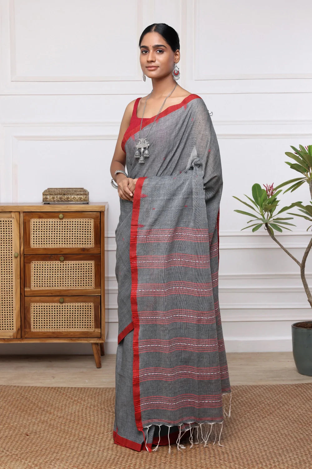 Handloom Grey Mul Cotton Jamdani Saree with Red Border