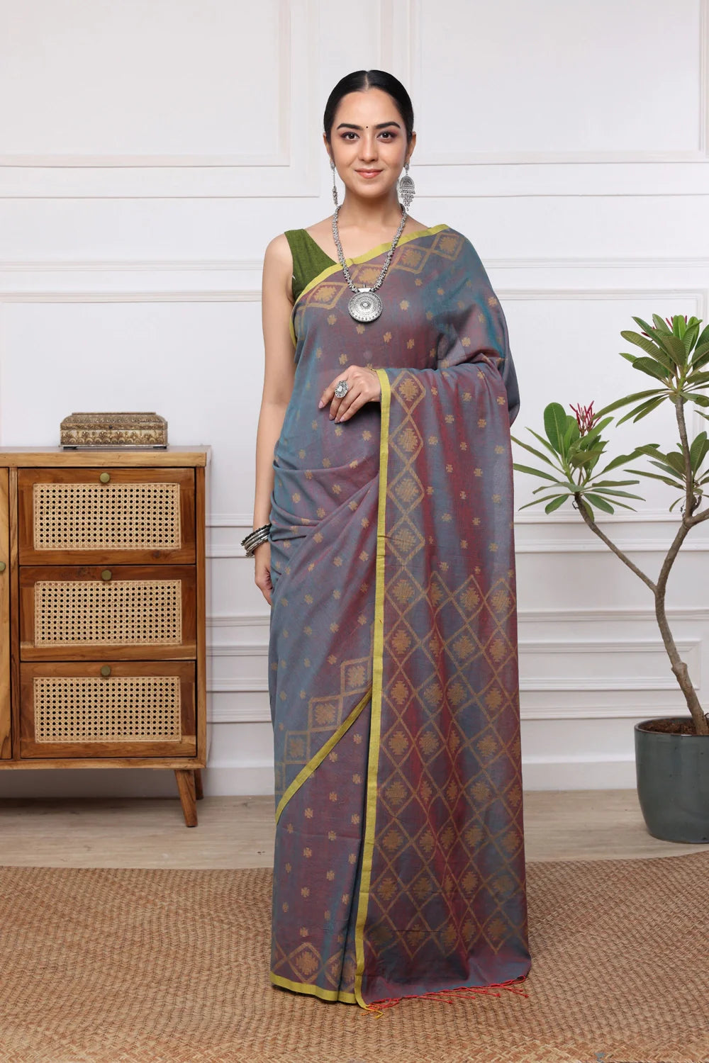 Handloom Fern Green Mul Cotton Jamdani Saree