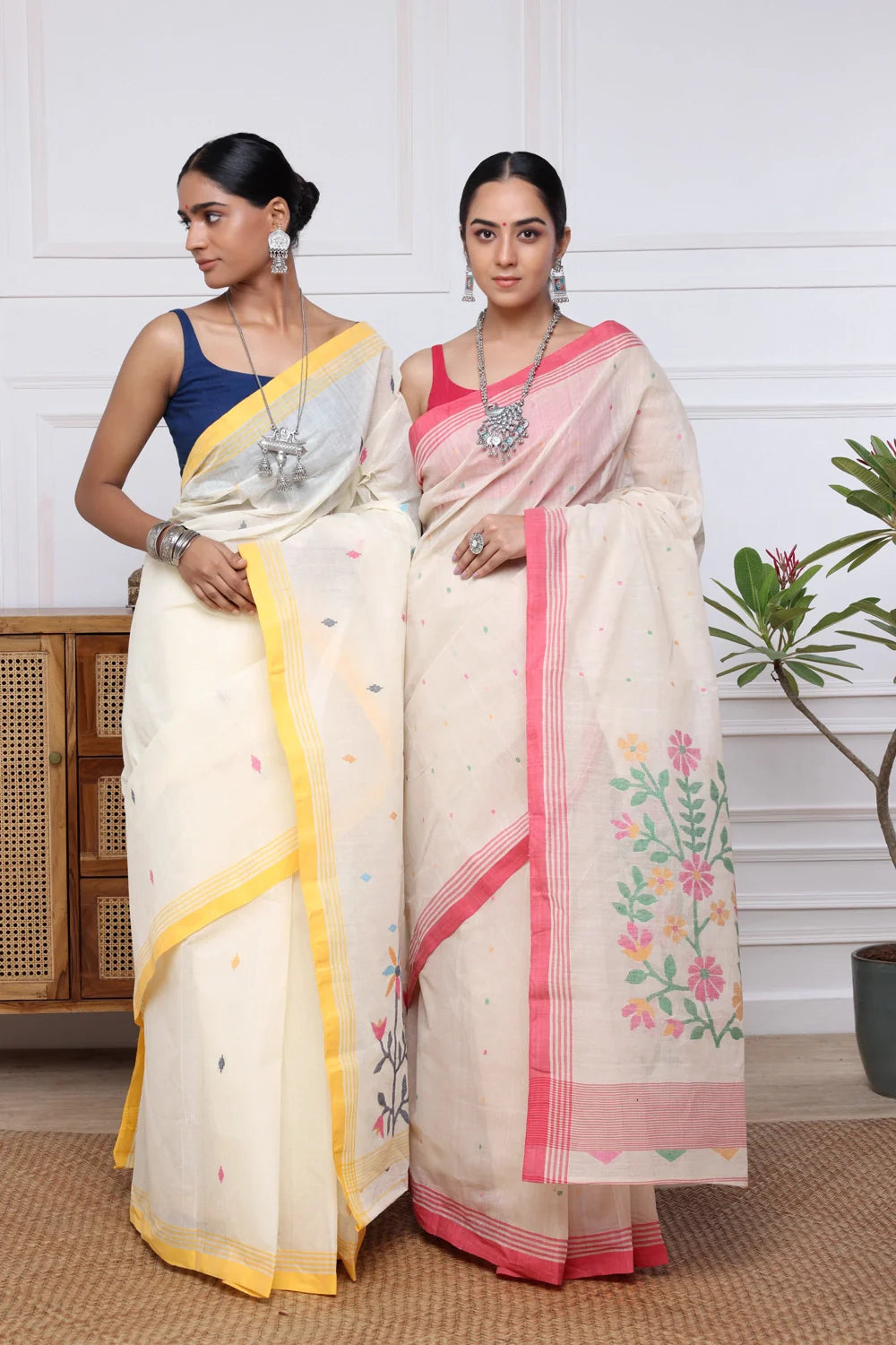 Handloom Beige Pure Cotton Jamdani Saree with Pink Border