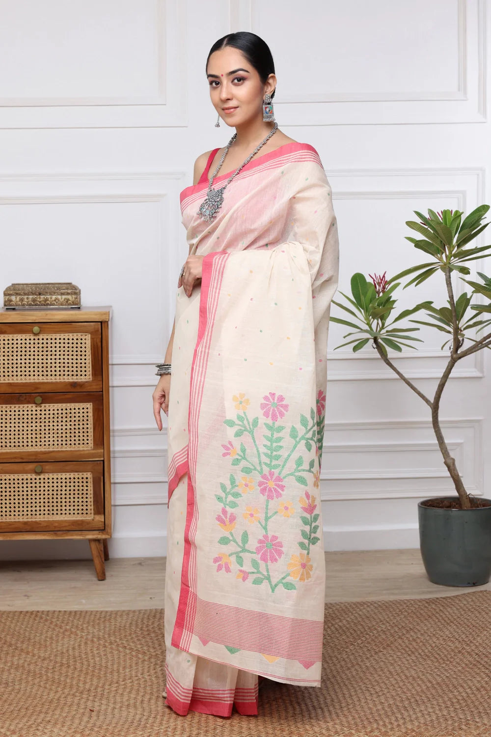 Handloom Beige Pure Cotton Jamdani Saree with Pink Border