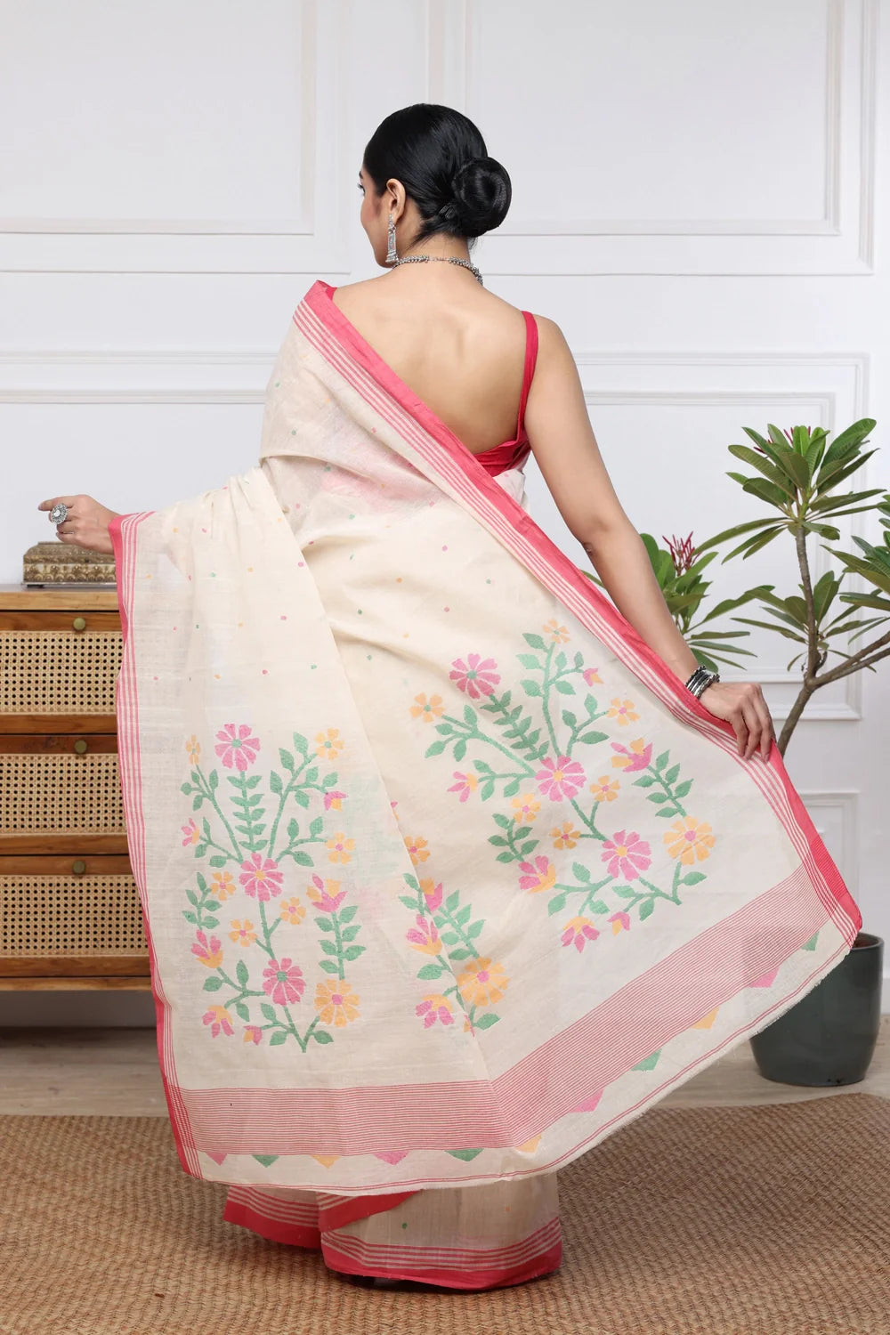 Handloom Beige Pure Cotton Jamdani Saree with Pink Border