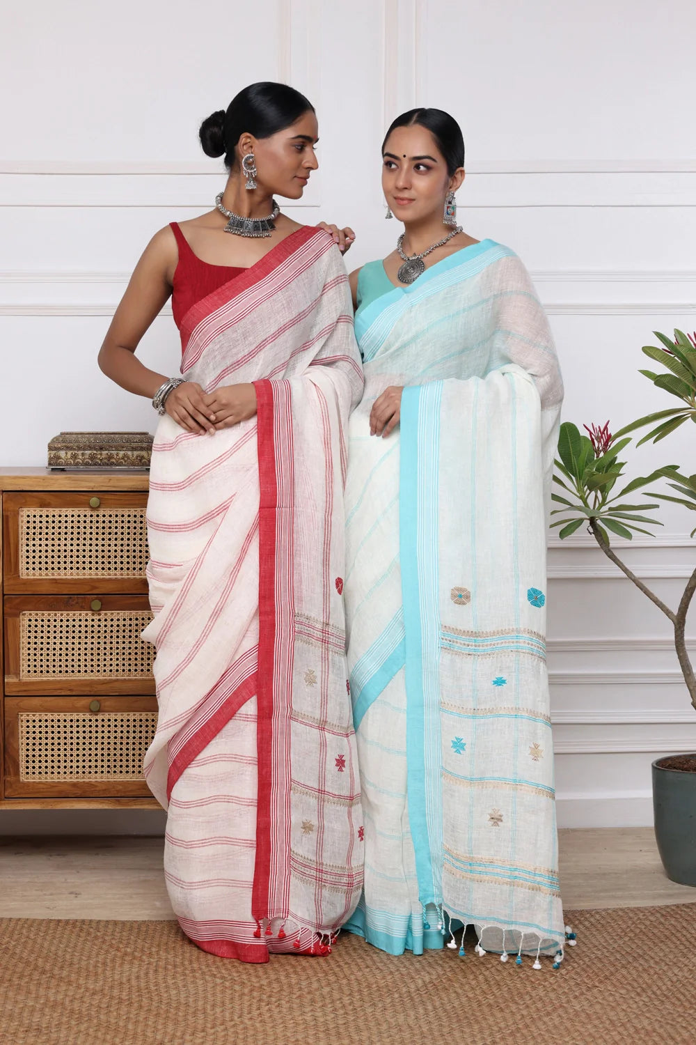 Handloom White & Red Pure Linen Saree