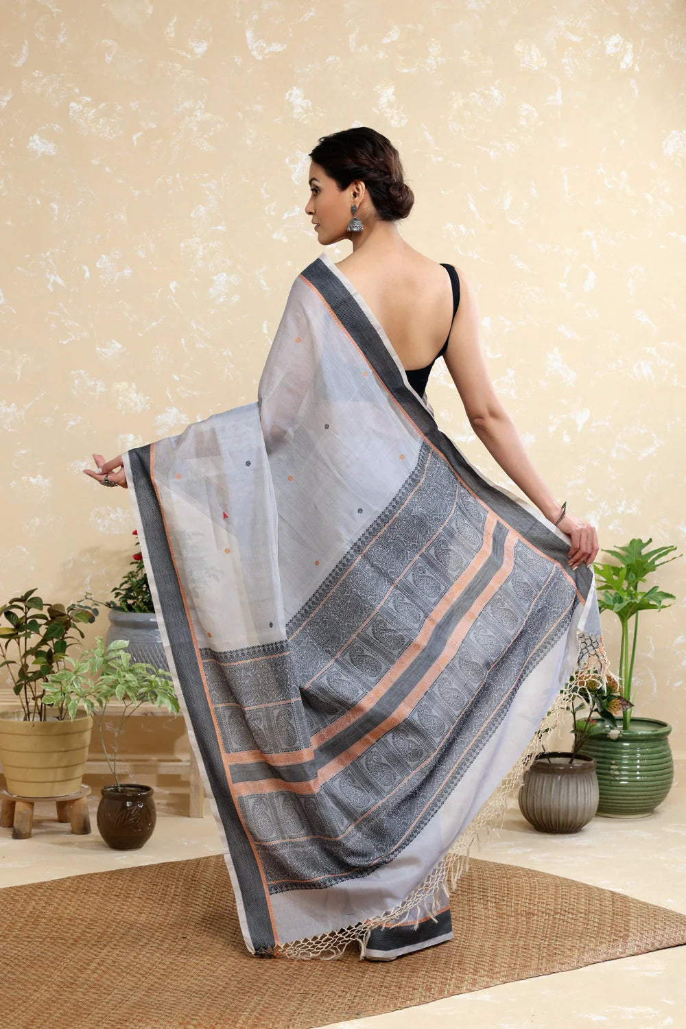 Handloom Grey Pure Cotton Kanchi Saree with Navy Blue Border