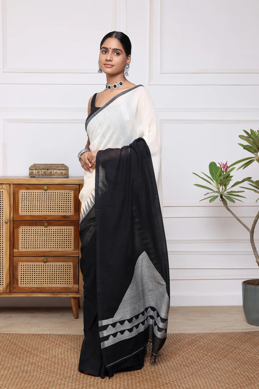 Handloom Off White & Black Soft Cotton Jamdani Saree with Big Pyramids