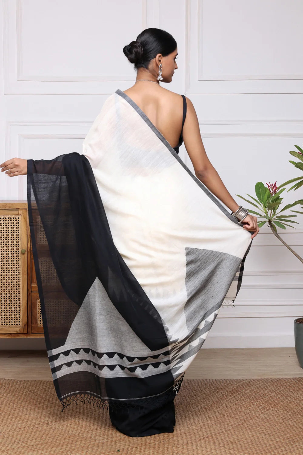 Handloom Off White & Black Soft Cotton Jamdani Saree with Big Pyramids