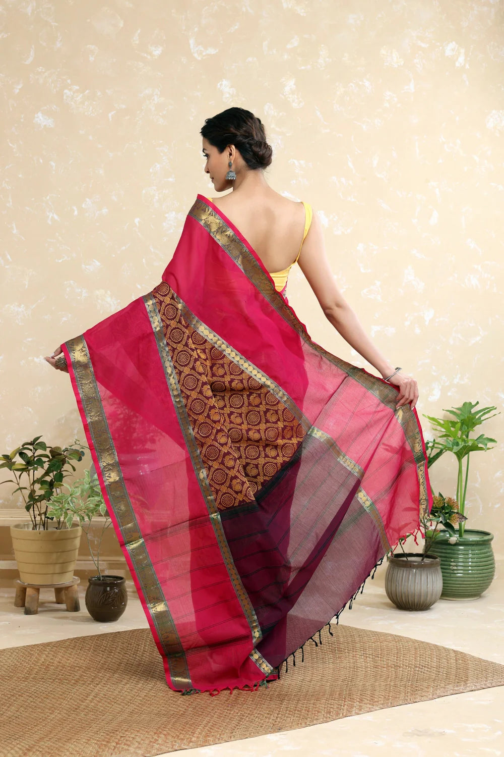 Handloom Magenta Pink Pure Cotton Kanchi Saree with Gold Zari Border