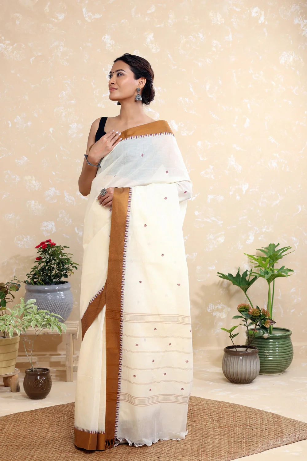 Handloom Cream Pure Cotton Kanchi Saree With Brown Border