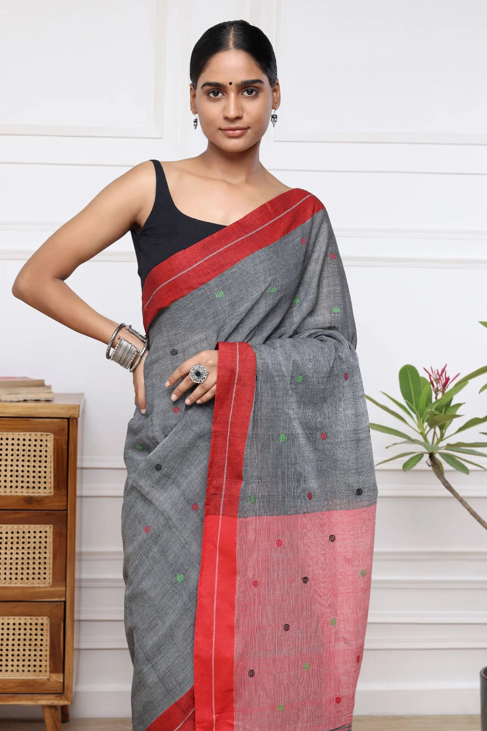 Handloom Grey Pure Cotton Jamdani Saree with Poka Dot Motifs