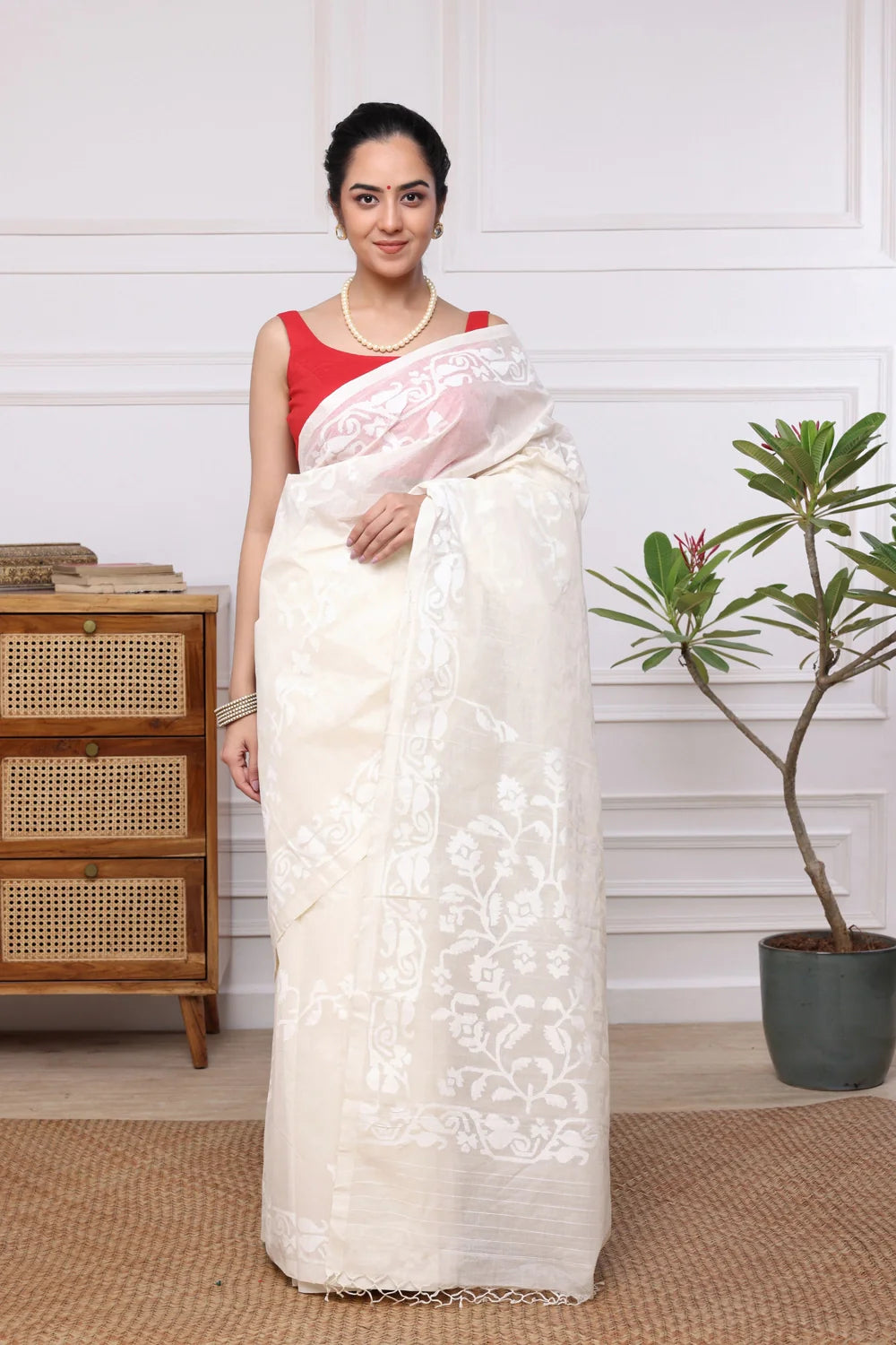 Handloom Off White Pure Cotton Jamdani Saree