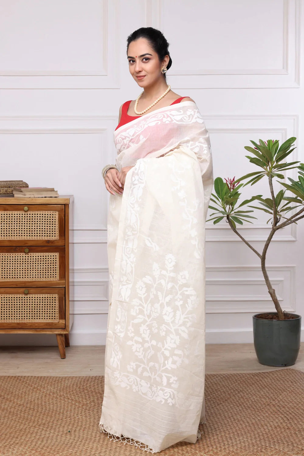 Handloom Off White Pure Cotton Jamdani Saree