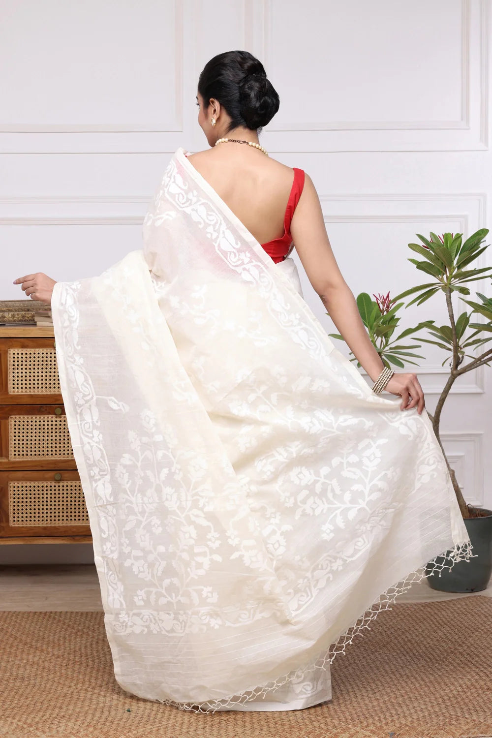 Handloom Off White Pure Cotton Jamdani Saree