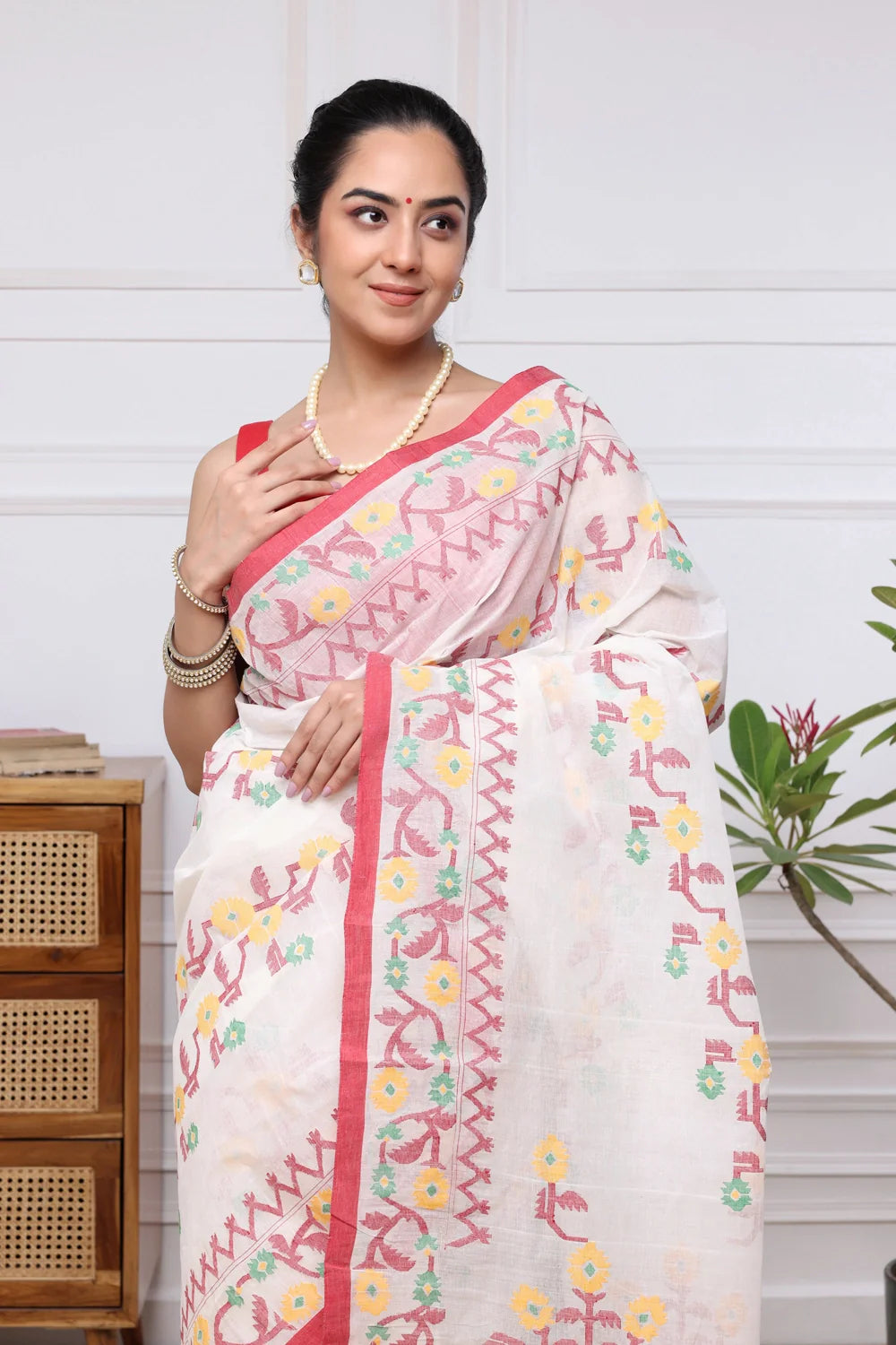 Handloom Traditional White & Red Pure Cotton Jamdani Saree