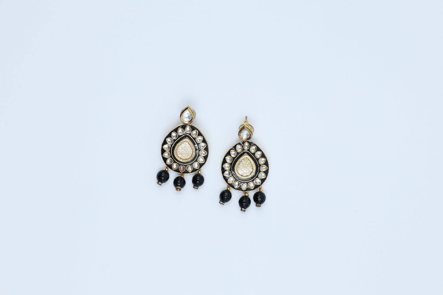 Bold Black Golden Kundan Set