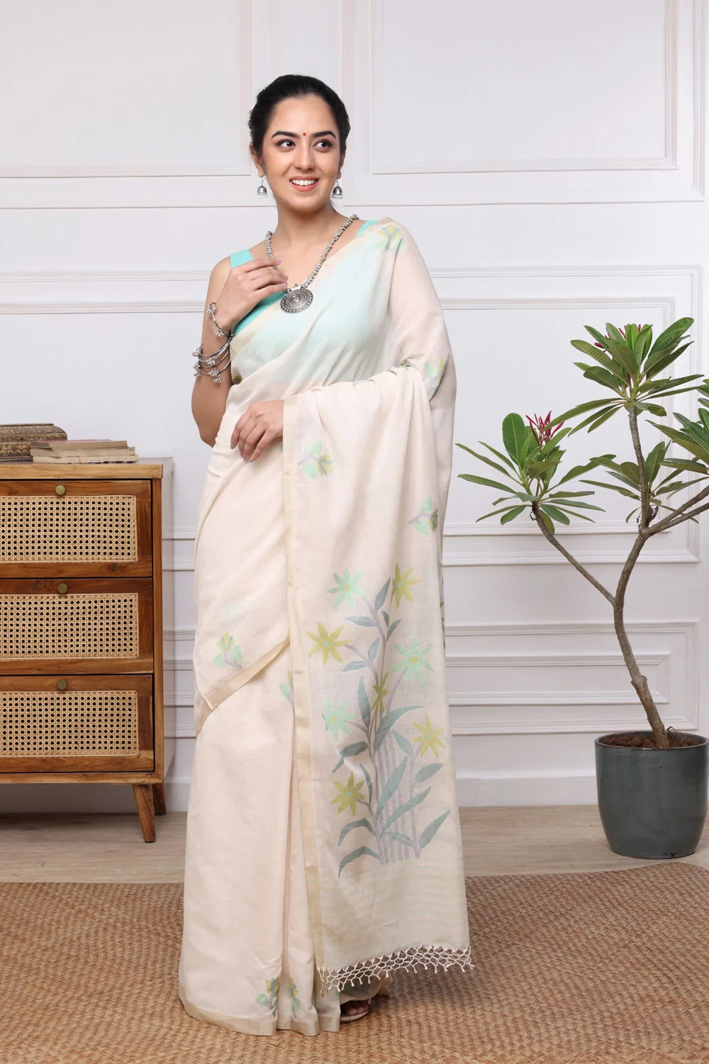 Handloom Beige Soft Cotton Jamdani Saree