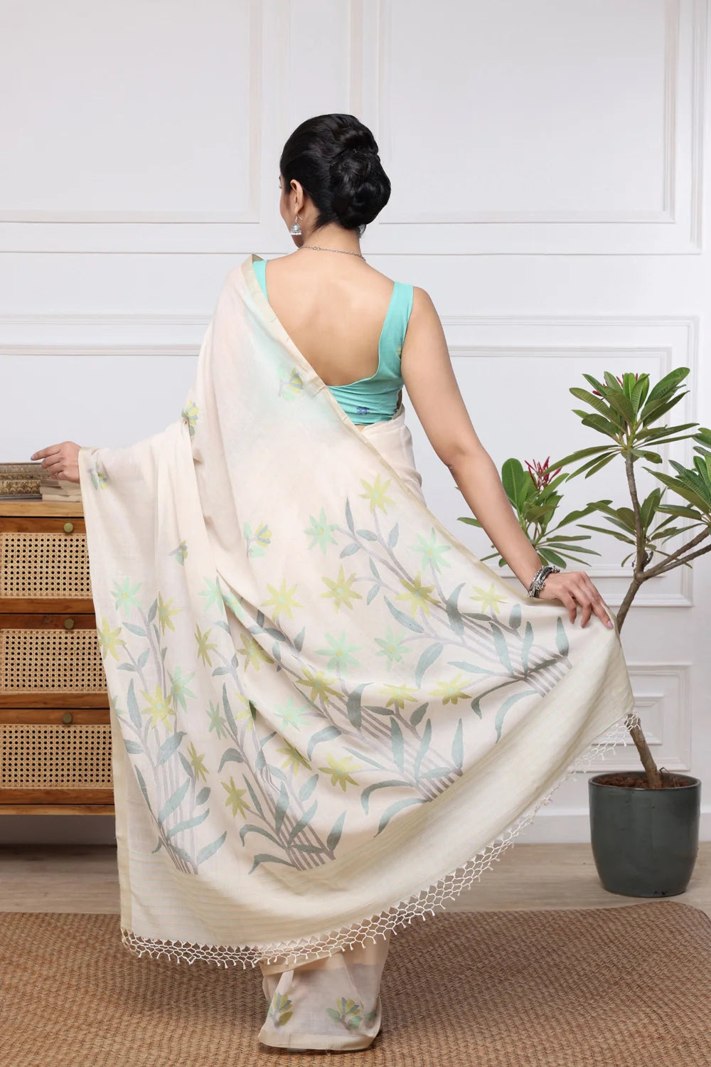 Handloom Beige Soft Cotton Jamdani Saree