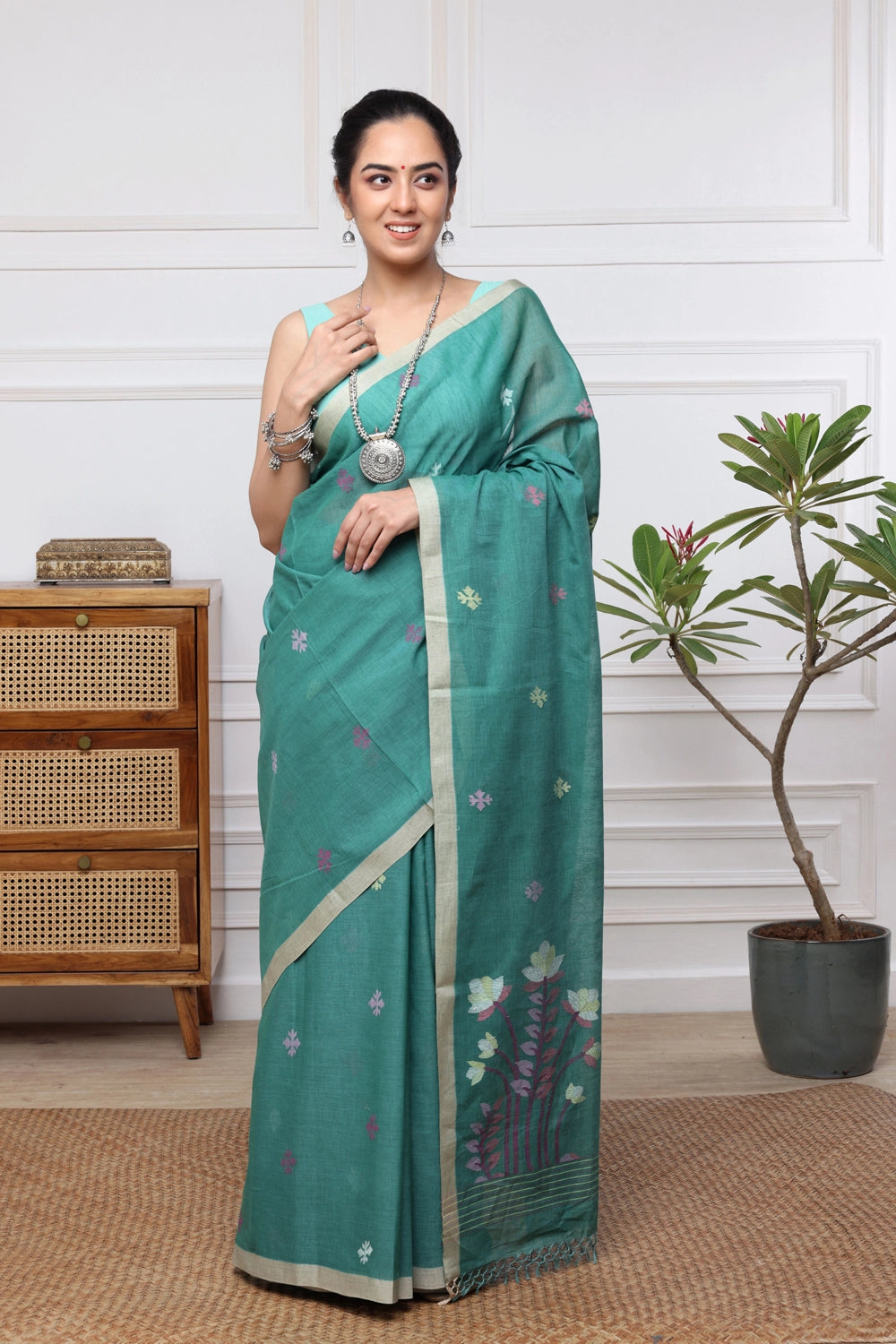 Handloom Sea Green Soft Cotton Jamdani saree