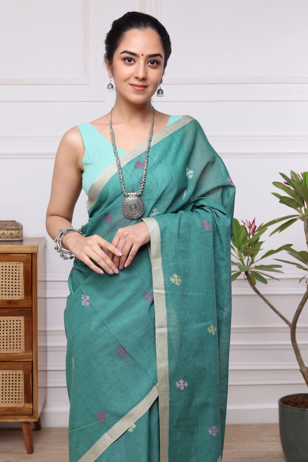 Handloom Sea Green Soft Cotton Jamdani saree