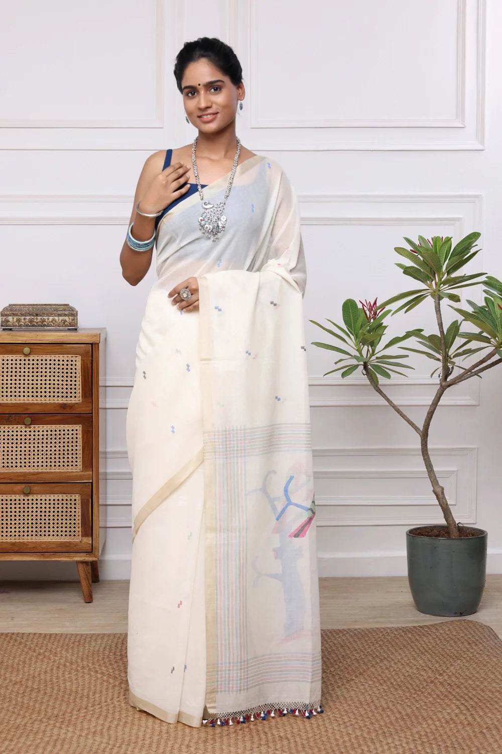 Handloom Off White Soft Cotton Jamdani Saree with Bird Motifs