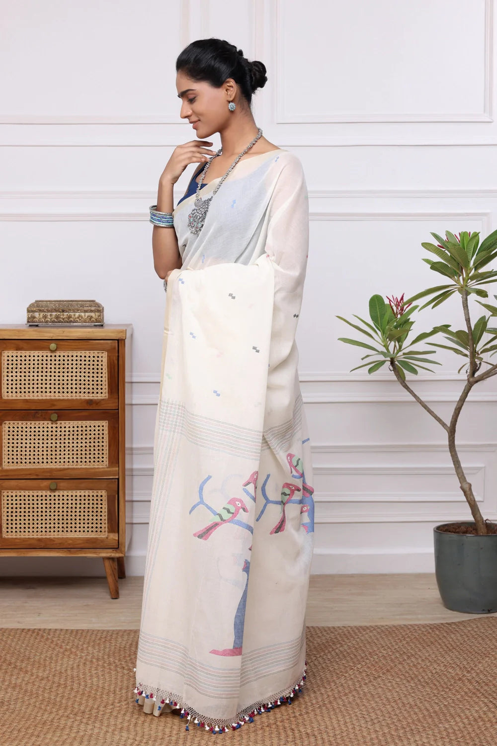 Handloom Off White Soft Cotton Jamdani Saree with Bird Motifs