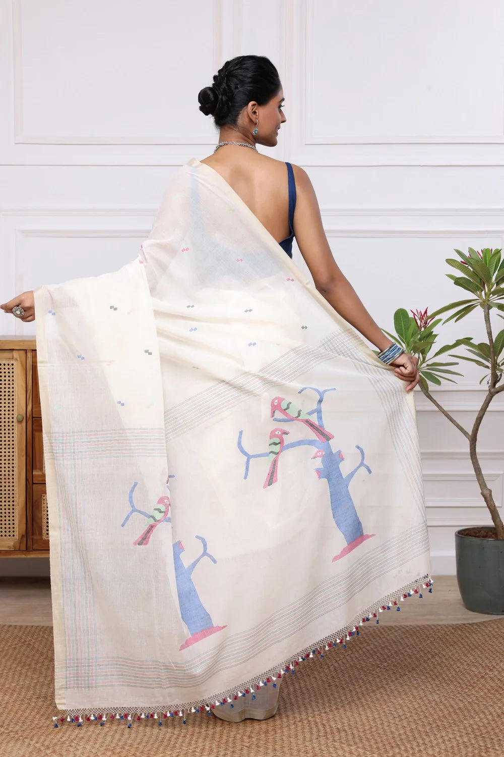 Handloom Off White Soft Cotton Jamdani Saree with Bird Motifs