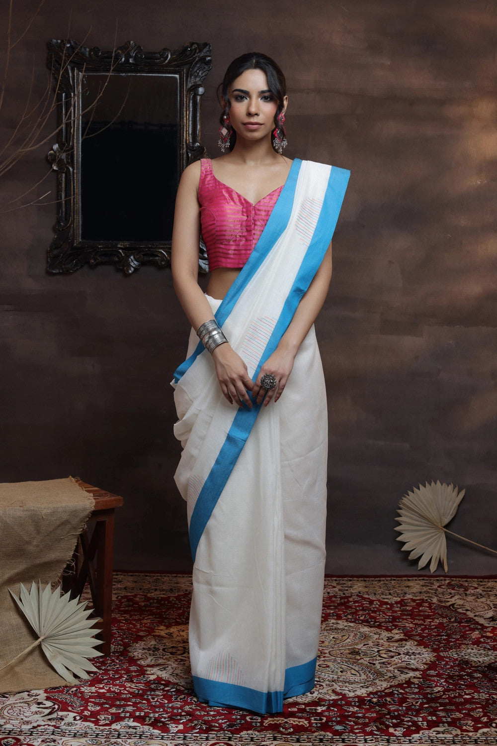 Handloom White Soft Cotton Saree With Blue Border