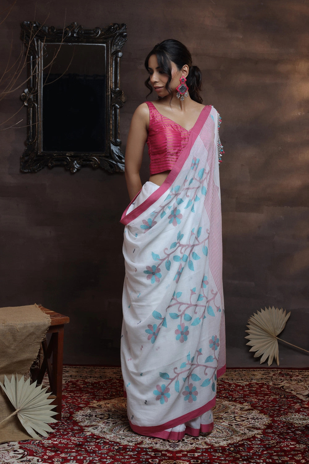 White soft cotton handloom Jamdani saree with Zari motifs