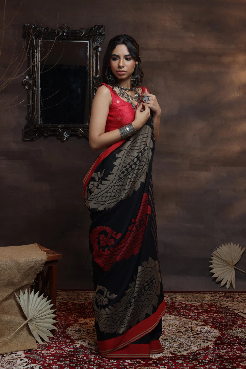 Black Handloom Soft Cotton Saree With Leaf Motifs