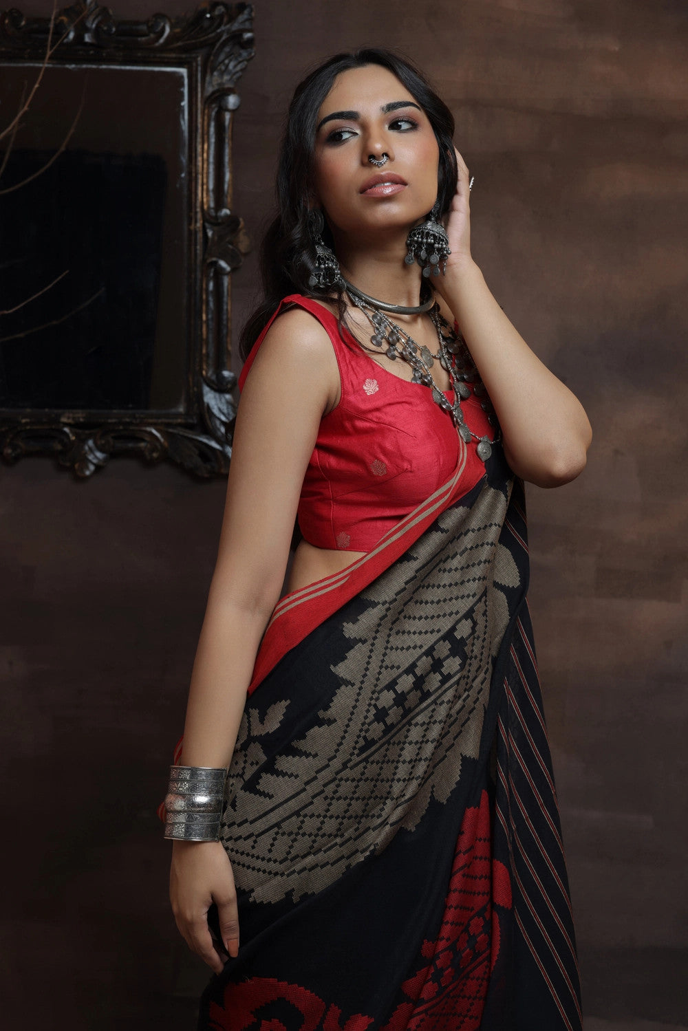 Black Handloom Soft Cotton Saree With Leaf Motifs