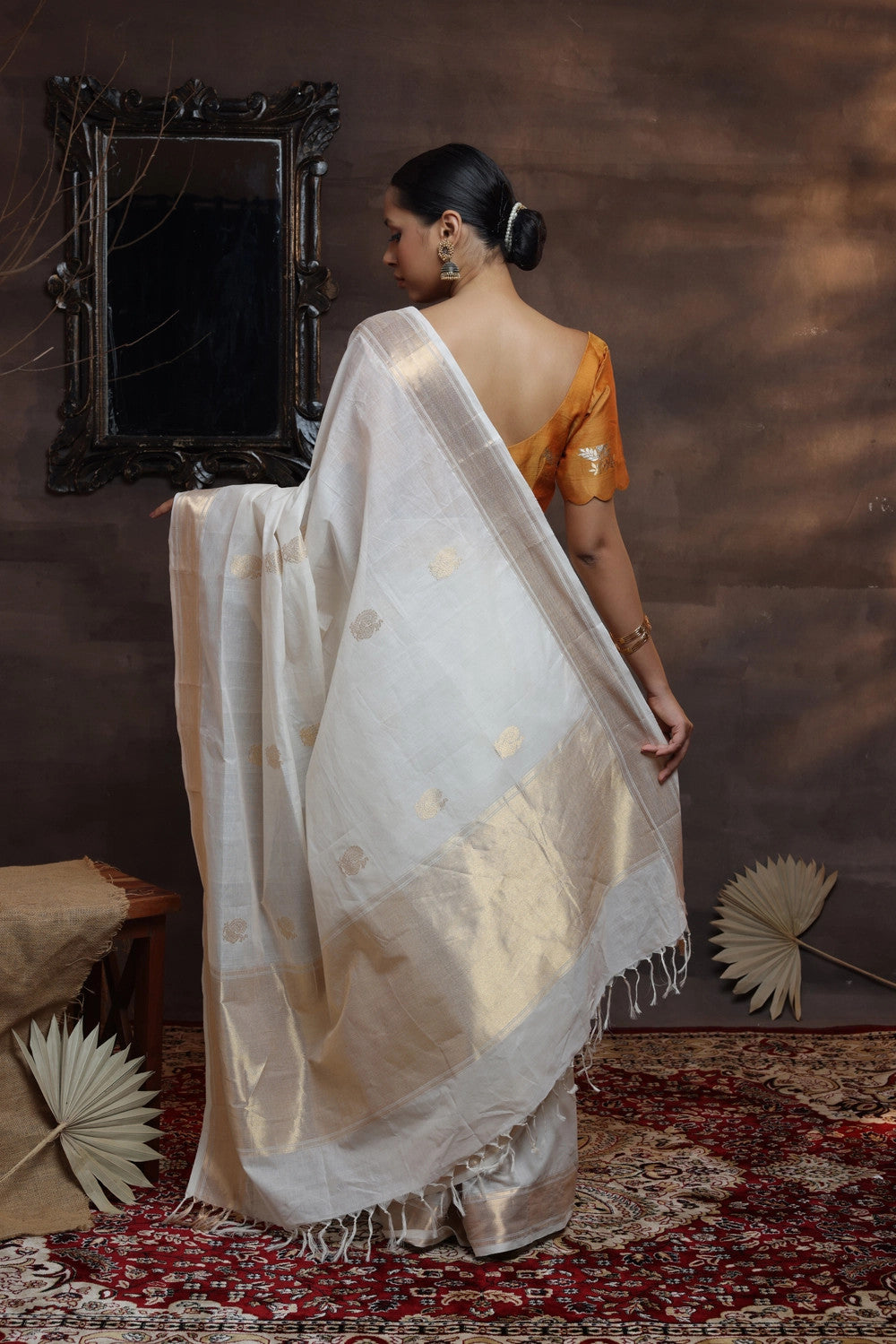 Off White Handloom pure cotton Kasavu Saree with Gold zari border & motifs