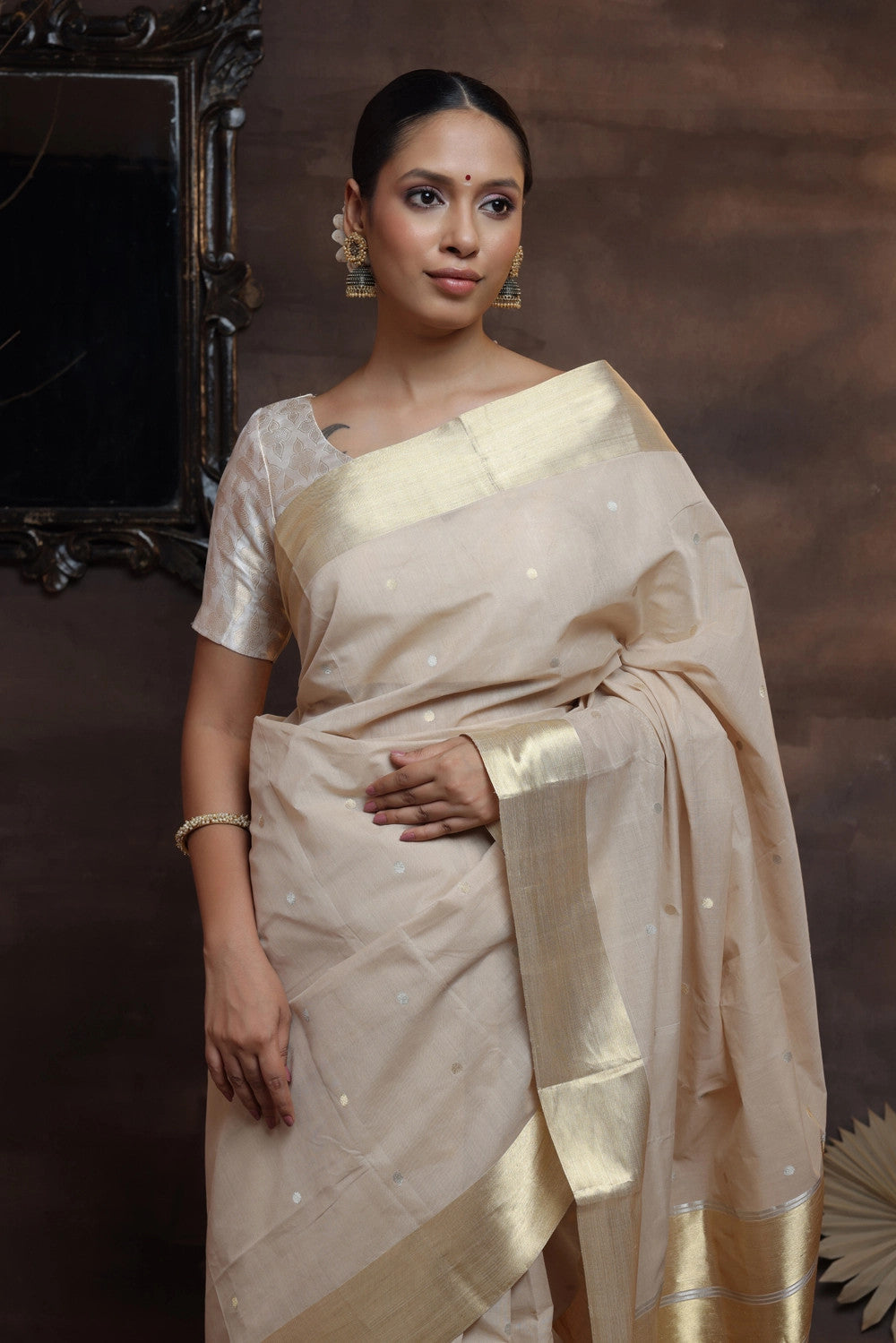 Beige Pure Cotton Kasavu Handloom Saree With Gold Zari Border And Motifs