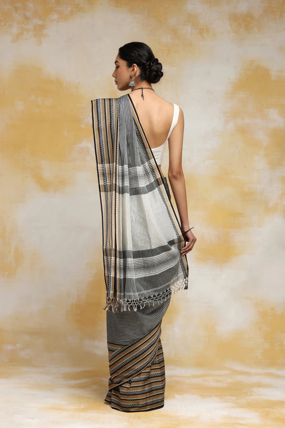 Handloom Grey Soft Cotton Tangail Saree