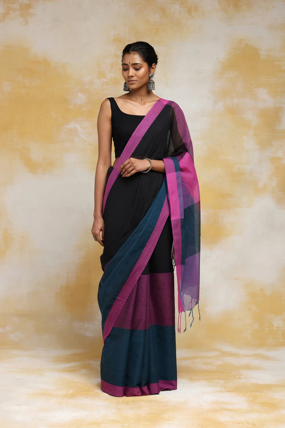 Handloom Black & Magenta Soft Cotton Saree With Magenta Border