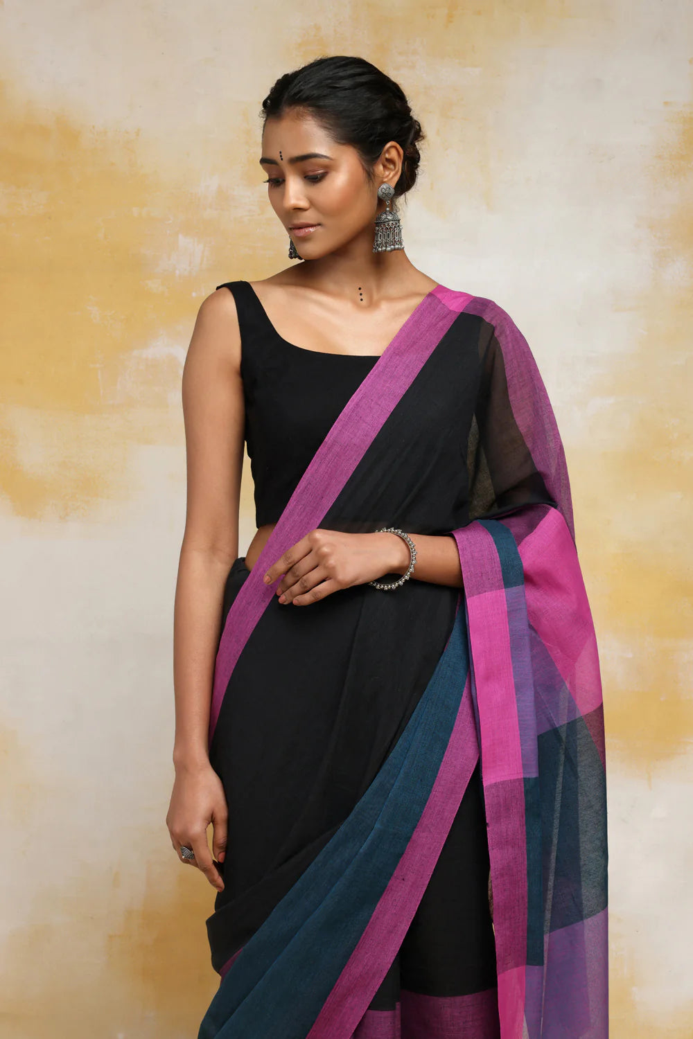 Handloom Black & Magenta Soft Cotton Saree With Magenta Border