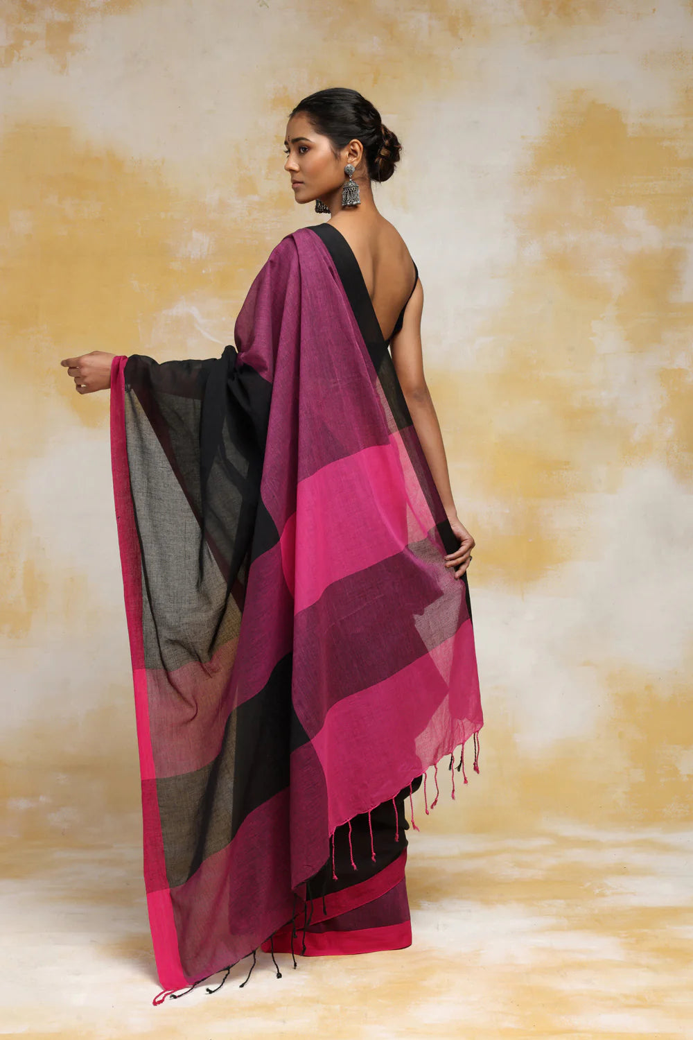 Handloom Black & Magenta Soft Cotton Saree With Black Border