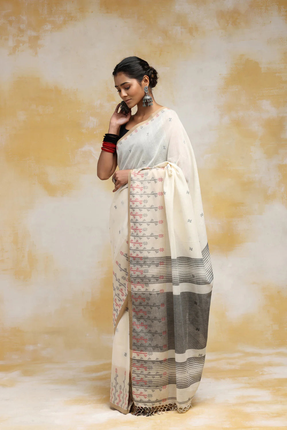 Handloom Off White Pure Cotton Jamdani Saree