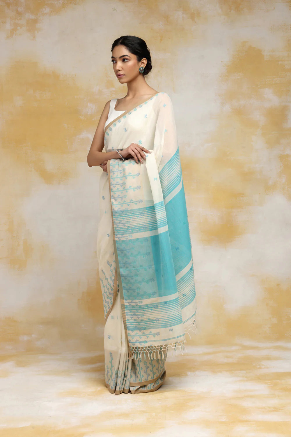 Handloom Off White Pure Cotton Jamdani Saree