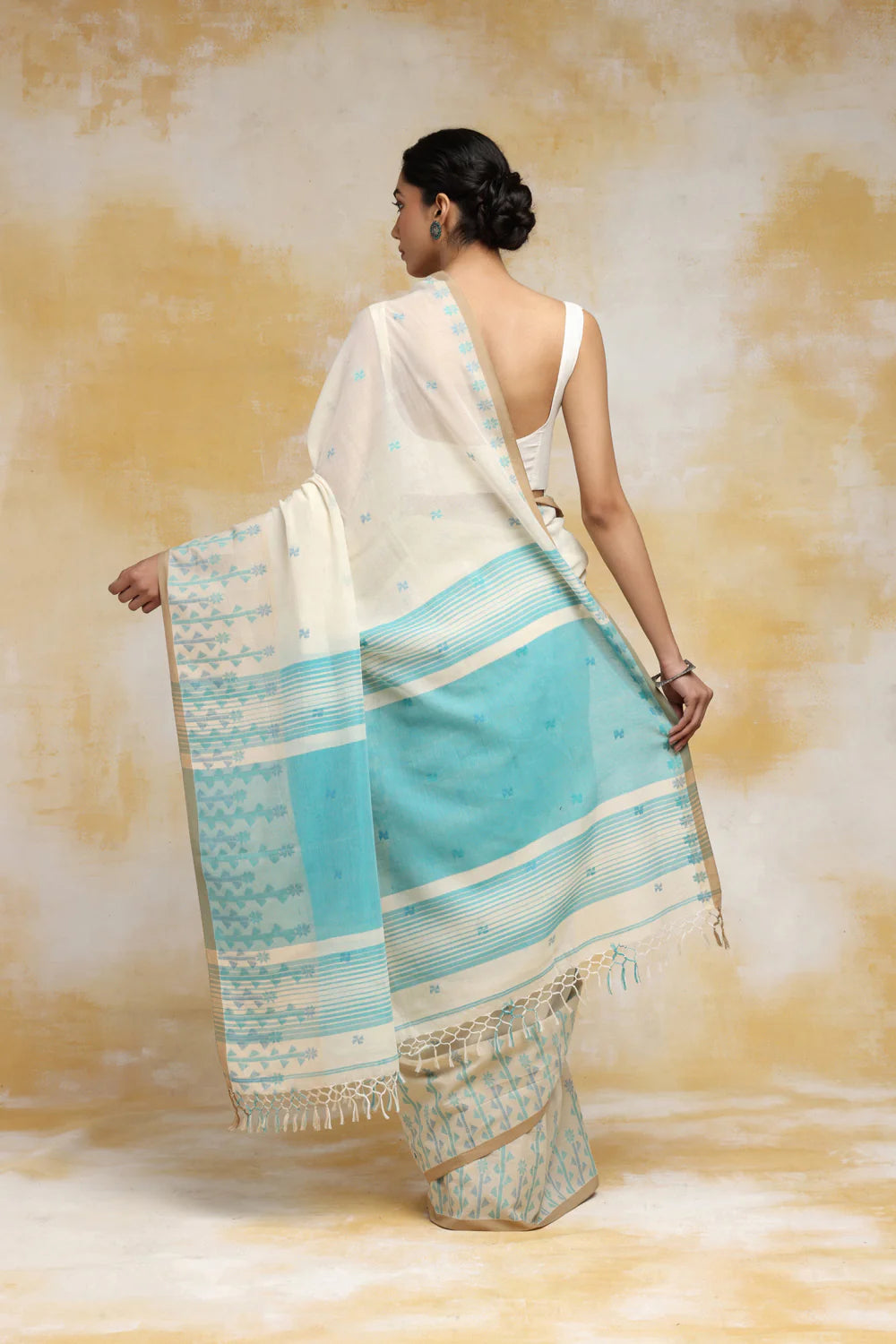 Handloom Off White Pure Cotton Jamdani Saree