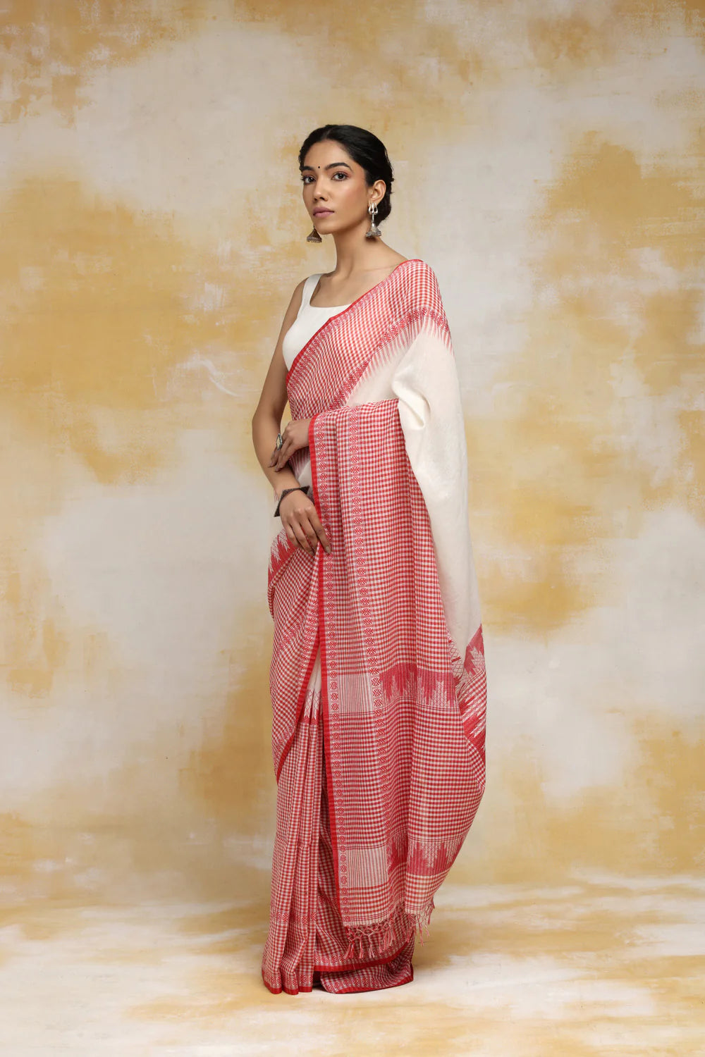 Handloom White & Red Soft Cotton Check Saree