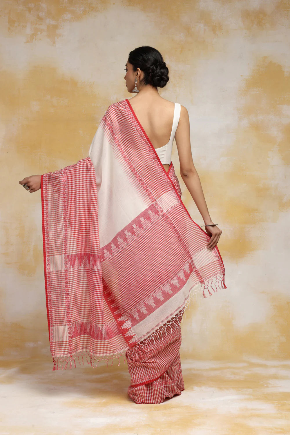 Handloom White & Red Soft Cotton Check Saree