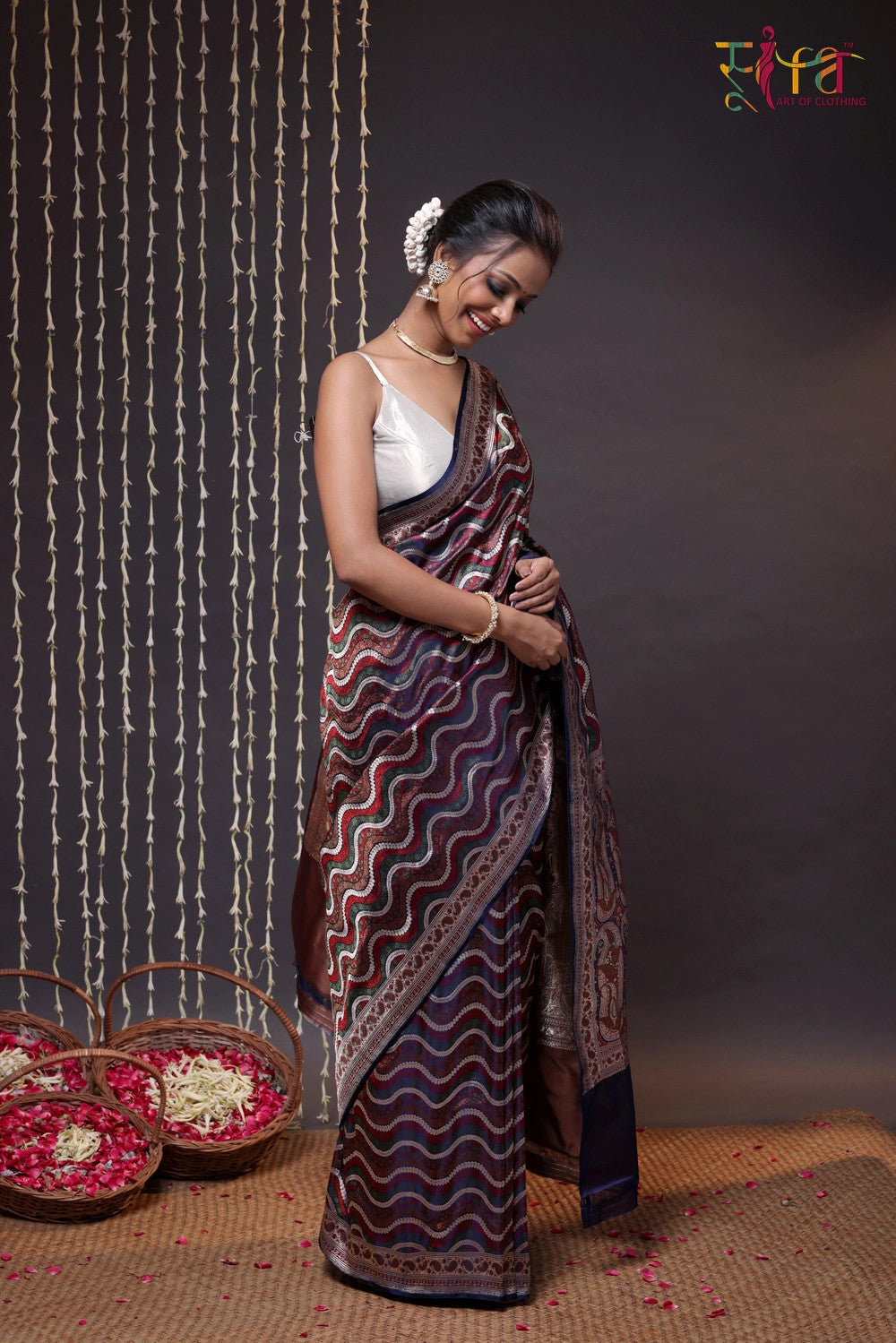 Handloom Navy Blue Tanchoi Silk Saree