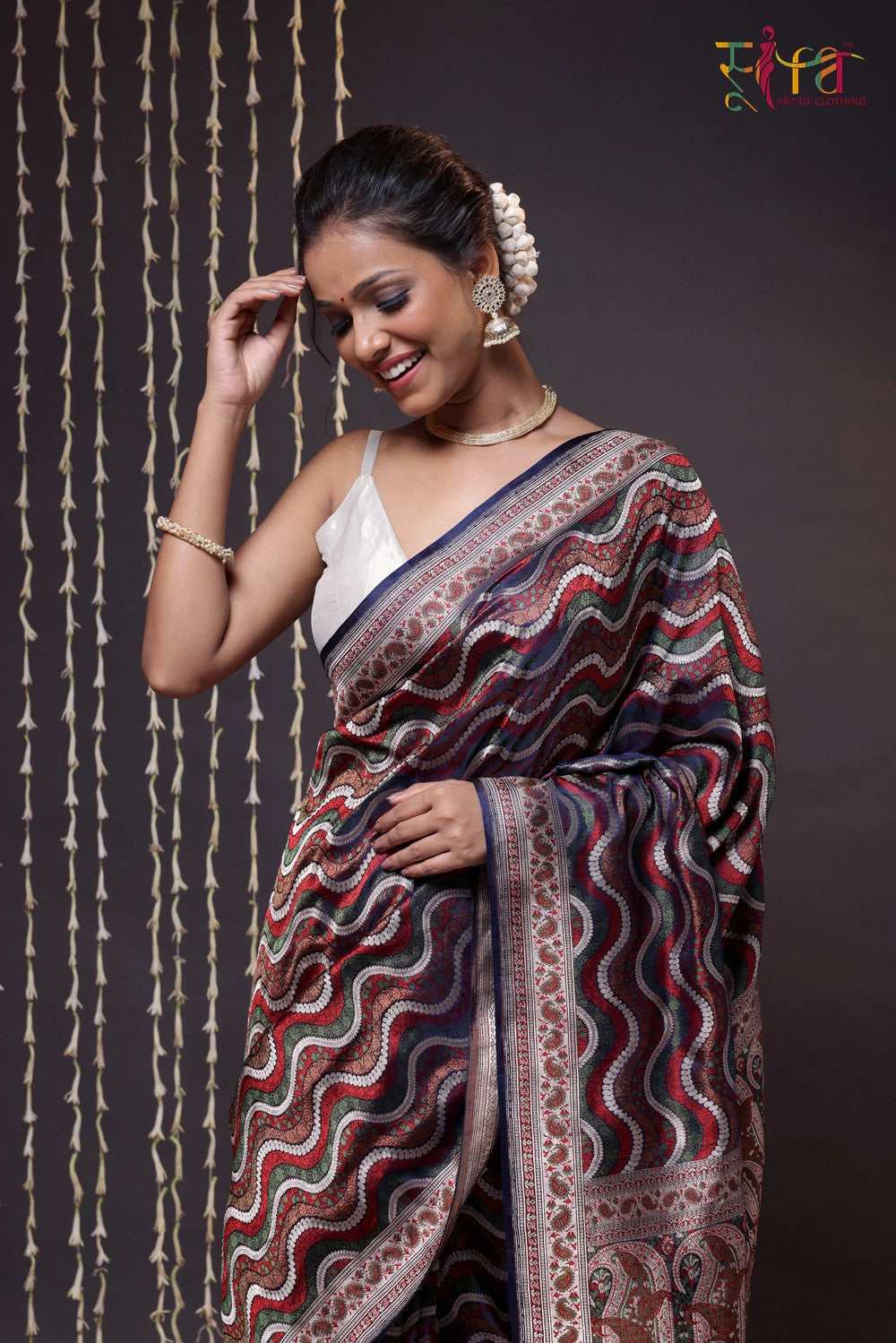 Handloom Navy Blue Tanchoi Silk Saree