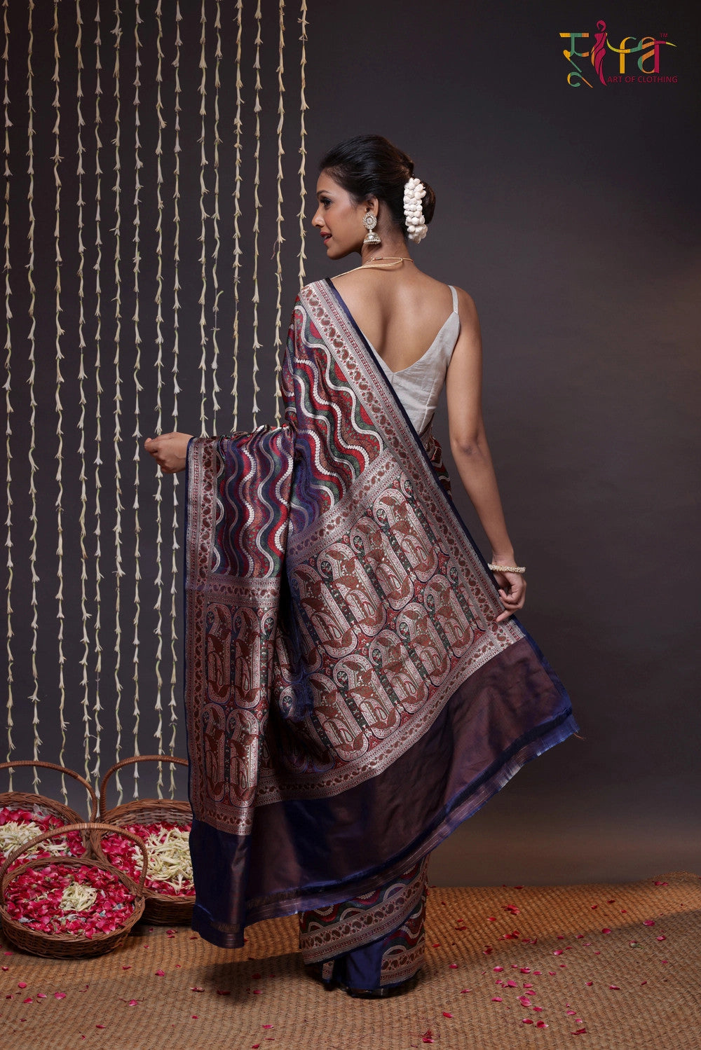 Handloom Navy Blue Tanchoi Silk Saree