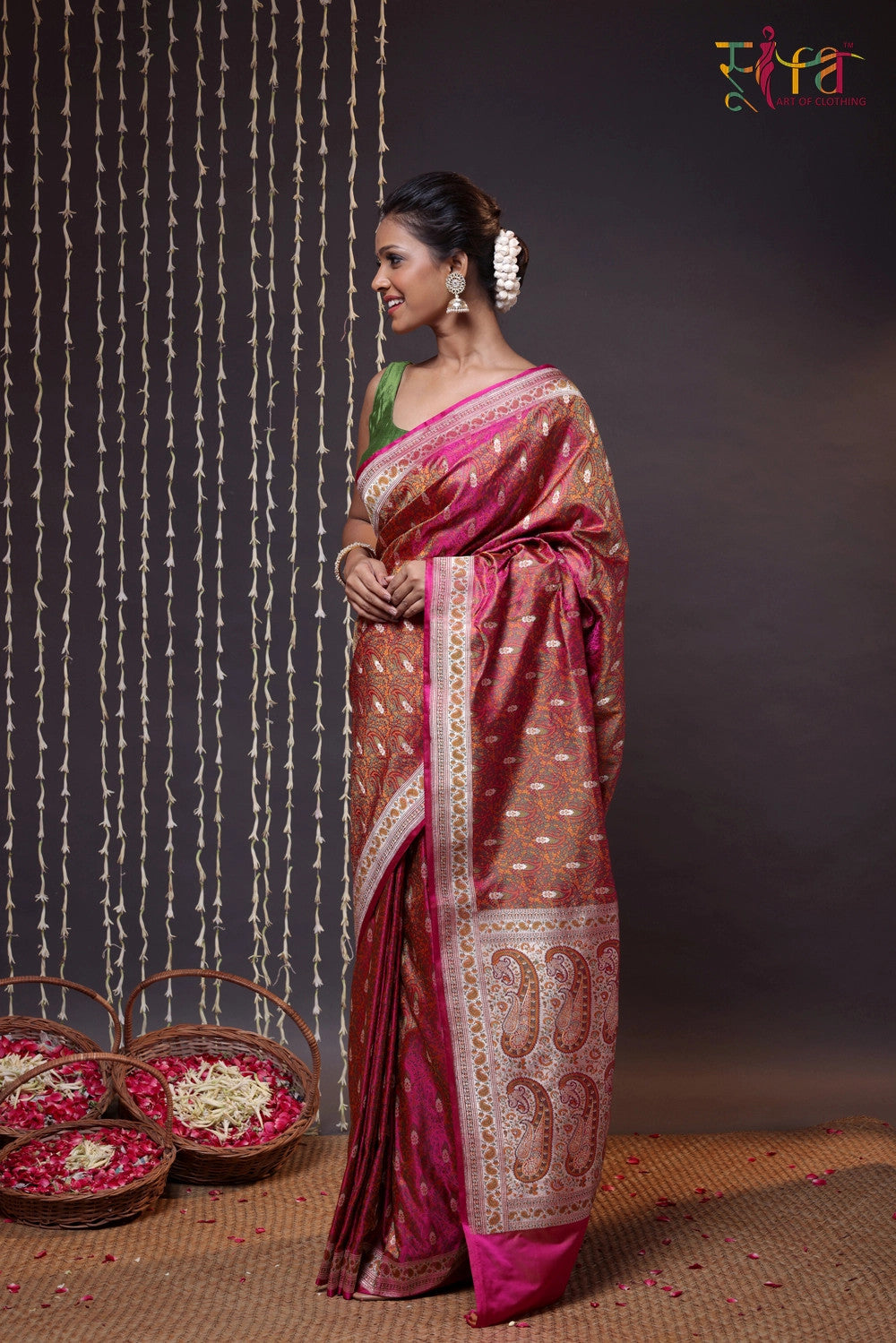 Handloom Magenta Pure Silk Tanchoi Saree With Zari