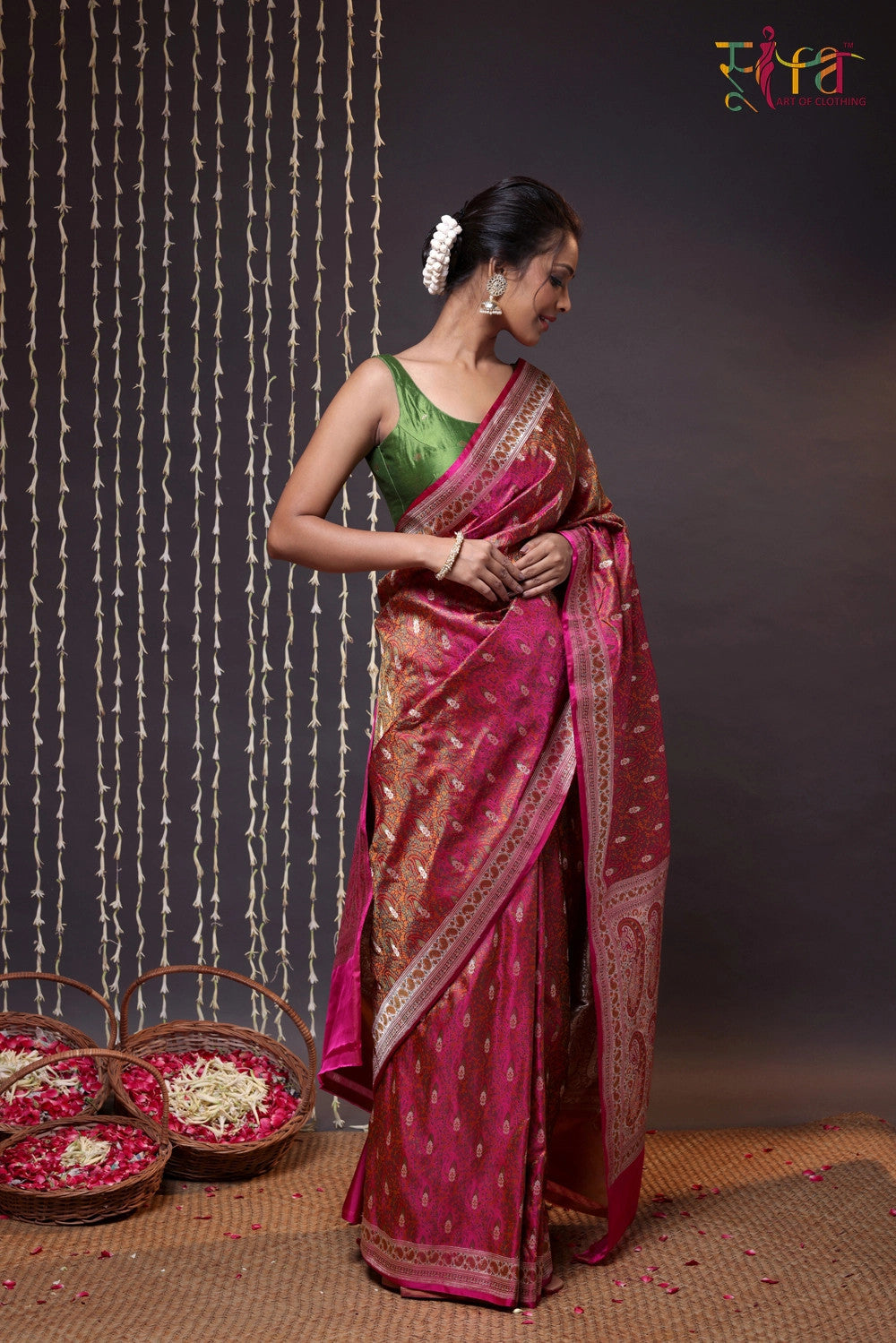 Handloom Magenta Pure Silk Tanchoi Saree With Zari