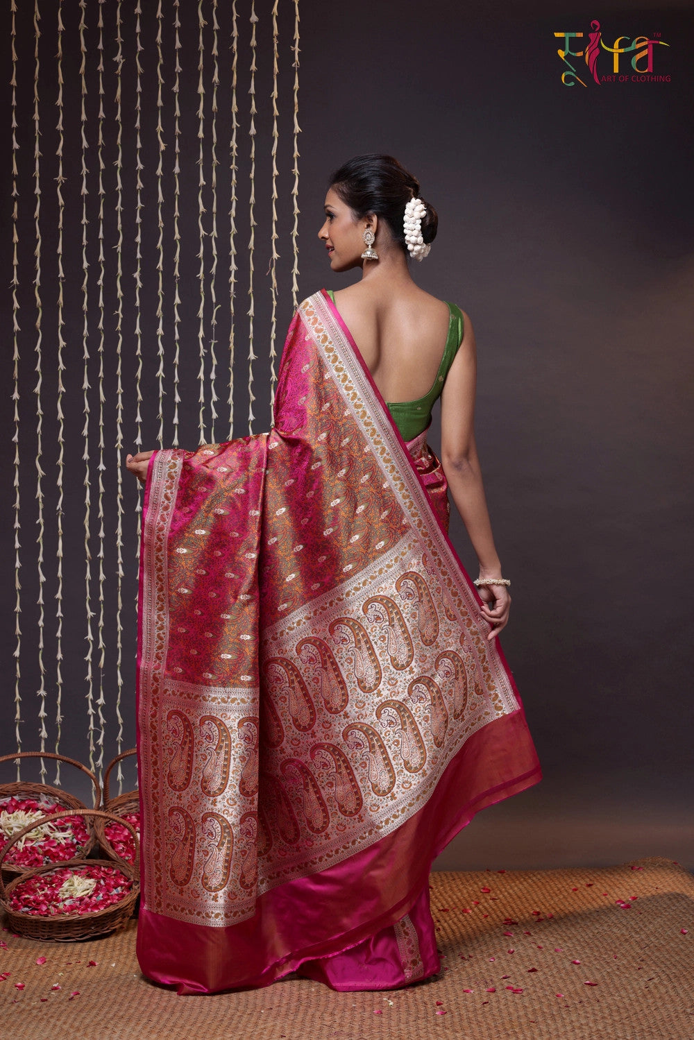 Handloom Magenta Pure Silk Tanchoi Saree With Zari